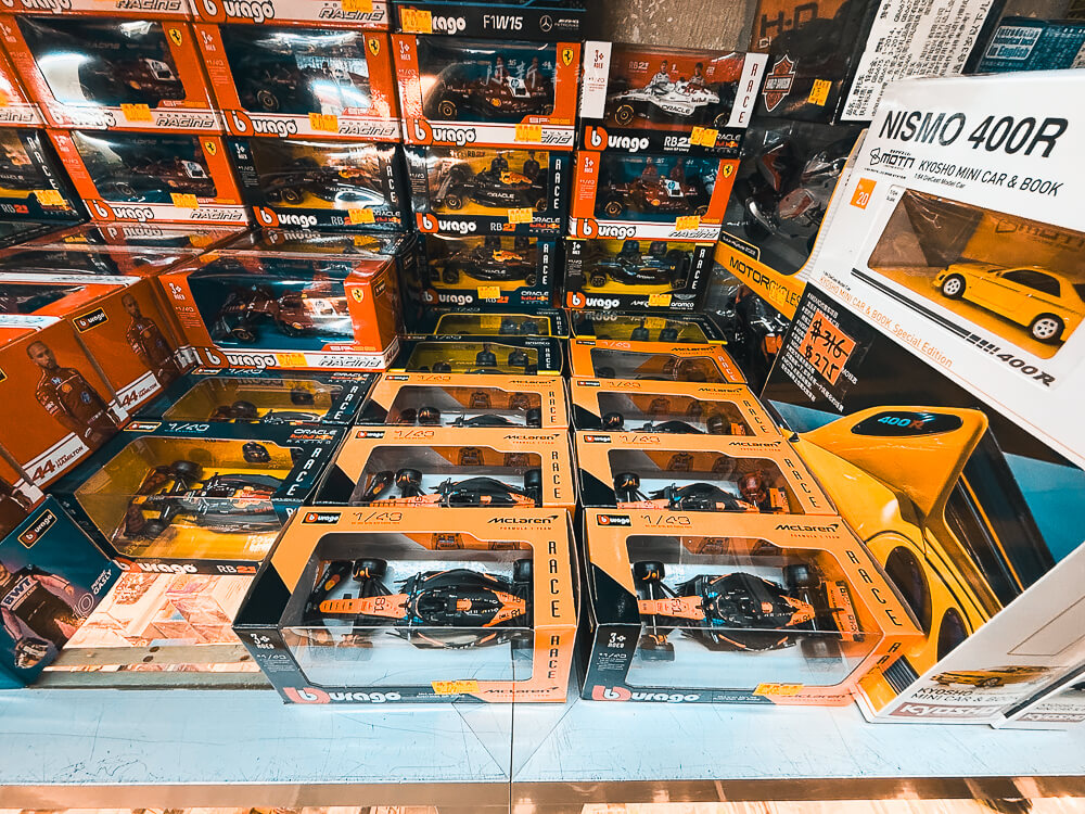 鴻興玩具,香港玩具店推薦,灣仔玩具街,鴻興玩具評價,香港買模型推薦,太原街玩具,香港玩具收藏