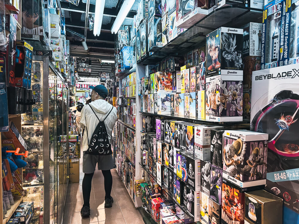 鴻興玩具,香港玩具店推薦,灣仔玩具街,鴻興玩具評價,香港買模型推薦,太原街玩具,香港玩具收藏