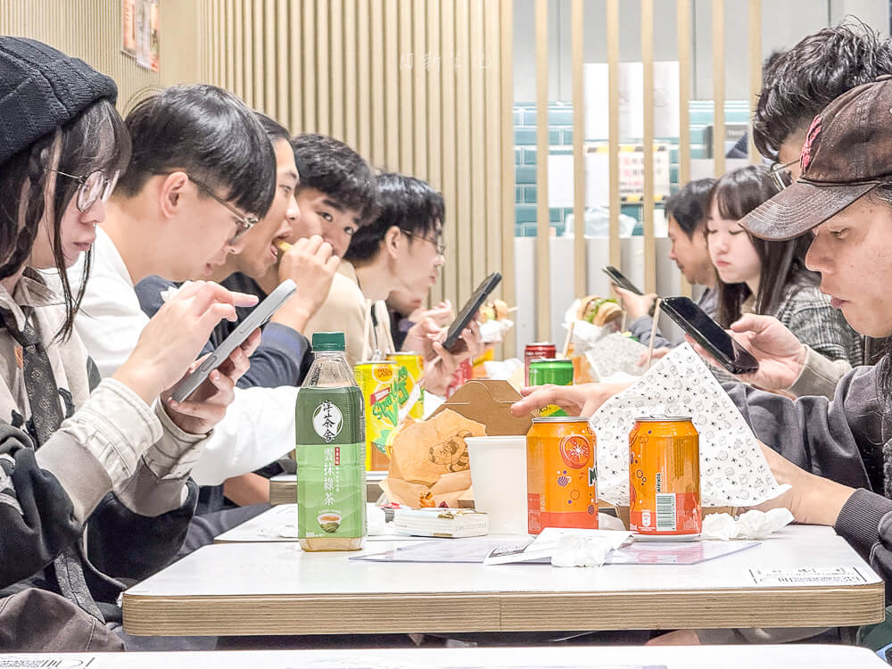 嘉寶漢堡,香港美食,尖沙咀美食,嘉寶漢堡評價,香港漢堡推薦,尖沙咀必吃美食,嘉寶漢堡菜單,嘉寶漢堡推薦