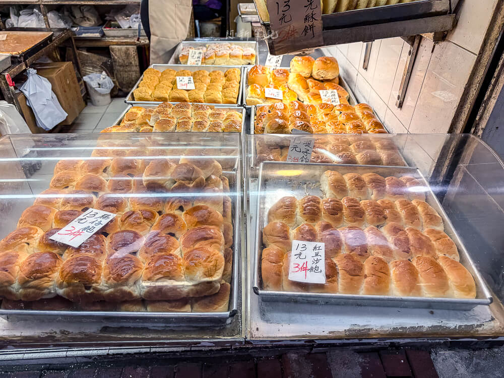 明華餅家,香港美食,旺角美食,明華餅家評價,香港傳統餅店,旺角必吃美食,明華餅家推薦,雞仔餅,菠蘿包,合桃酥