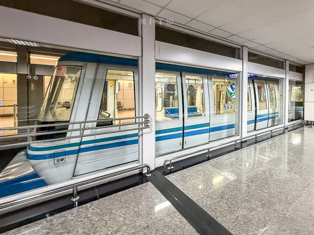 桃園機場電車,桃園機場第一航廈電車,桃園機場第二航廈電車,桃園機場skytrain,桃園機場交通,桃園機場航廈接駁