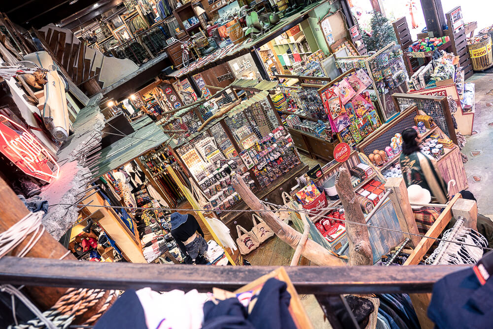 沖繩 美國村 American Depot 店內雜貨