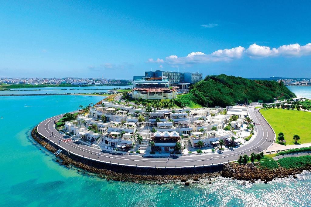 豐見城 琉球溫泉瀨長島飯店 看飛機起降配海景日落