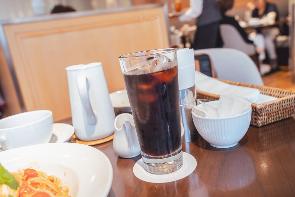 HARBS 上野店,HARBS Ueno,東京甜點,上野甜點,水果千層蛋糕,季節水果蛋糕,草莓蛋糕,蒙布朗,下午茶,蛋糕套餐,咖啡,蛋糕櫃,內用排隊,交通資訊 HARBS 上野店,HARBS Ueno,東京甜點,上野甜點,水果千層蛋糕,季節水果蛋糕,草莓蛋糕,蒙布朗,下午茶,蛋糕套餐,咖啡,蛋糕櫃,內用排隊,交通資訊