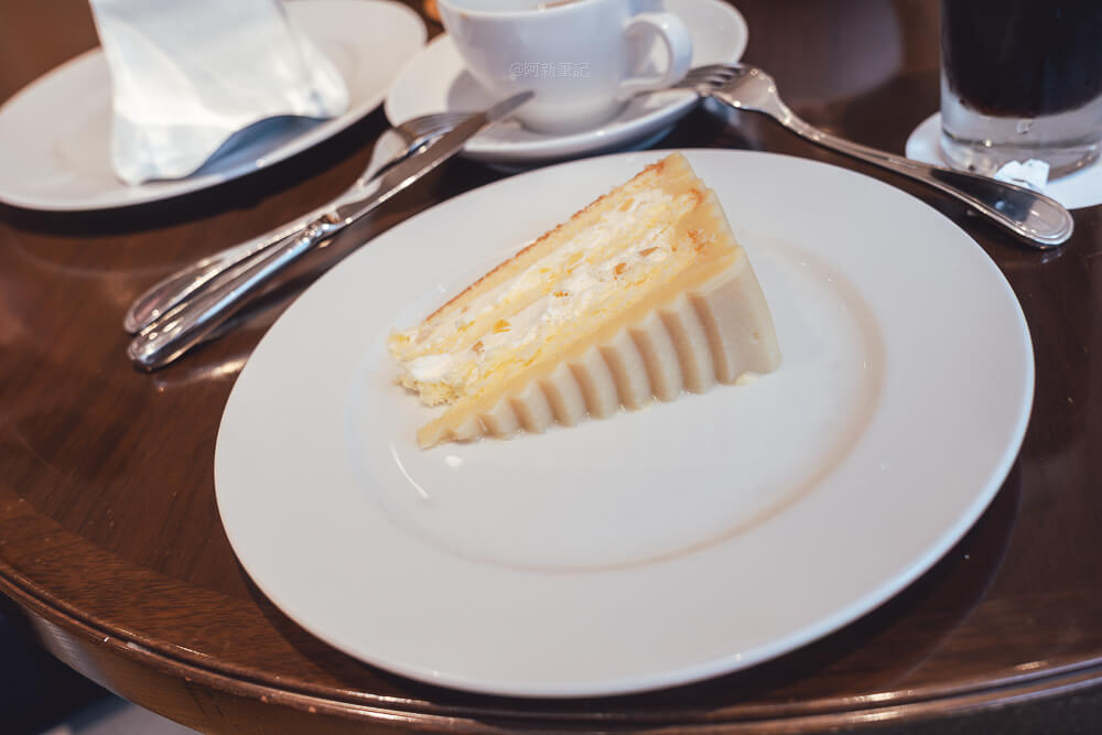 HARBS 上野店,HARBS Ueno,東京甜點,上野甜點,水果千層蛋糕,季節水果蛋糕,草莓蛋糕,蒙布朗,下午茶,蛋糕套餐,咖啡,蛋糕櫃,內用排隊,交通資訊