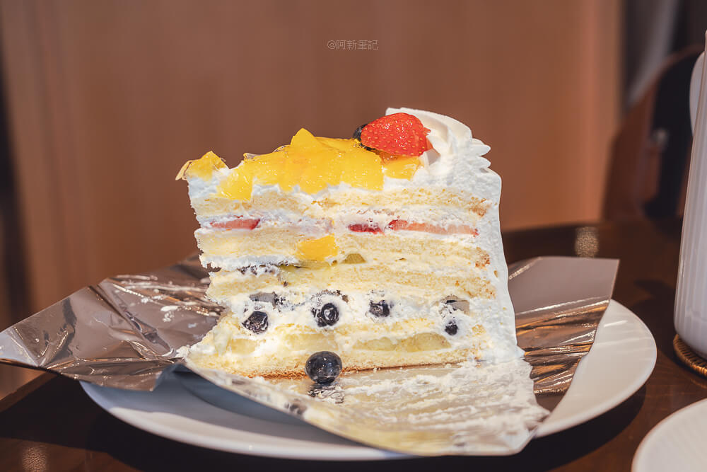 HARBS 上野店,HARBS Ueno,東京甜點,上野甜點,水果千層蛋糕,季節水果蛋糕,草莓蛋糕,蒙布朗,下午茶,蛋糕套餐,咖啡,蛋糕櫃,內用排隊,交通資訊