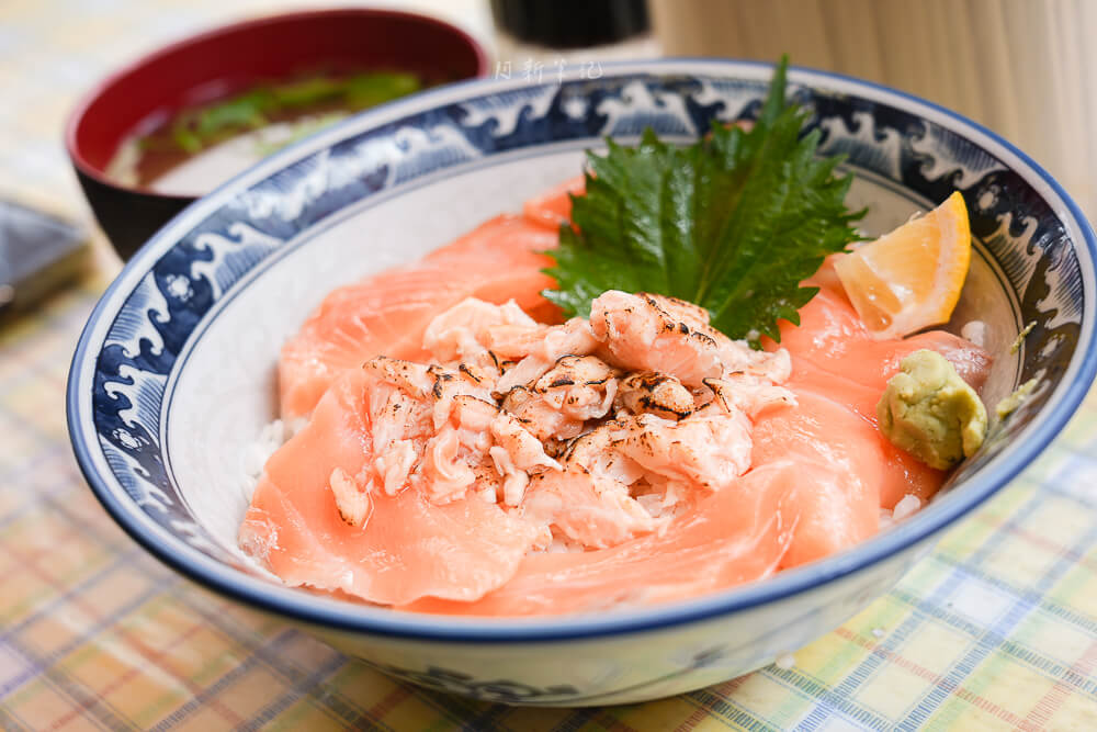 東京上野 みなとや 鮭魚丼生魚片特寫