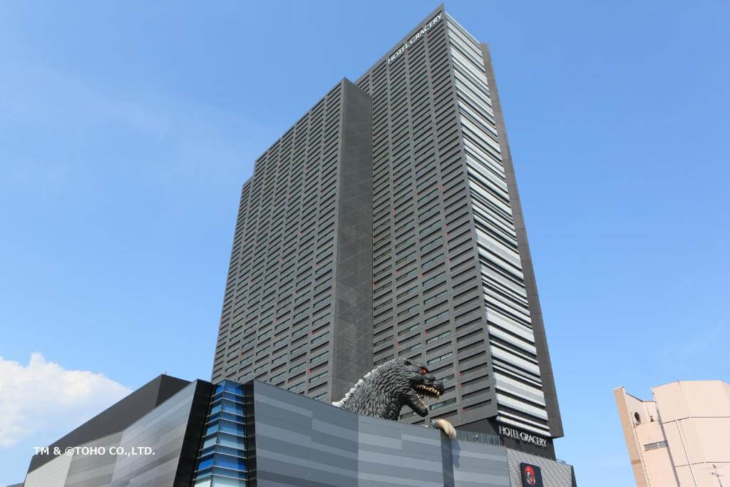 新宿格拉斯麗酒店屋頂哥吉拉地標