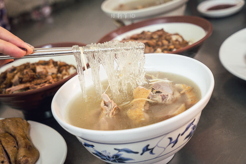鴨肉珍,鴨肉珍菜單,鴨肉珍分店,鴨肉珍二店,鴨肉珍必吃,鴨肉珍營業時間,高雄鴨肉飯,鹽埕鴨肉飯