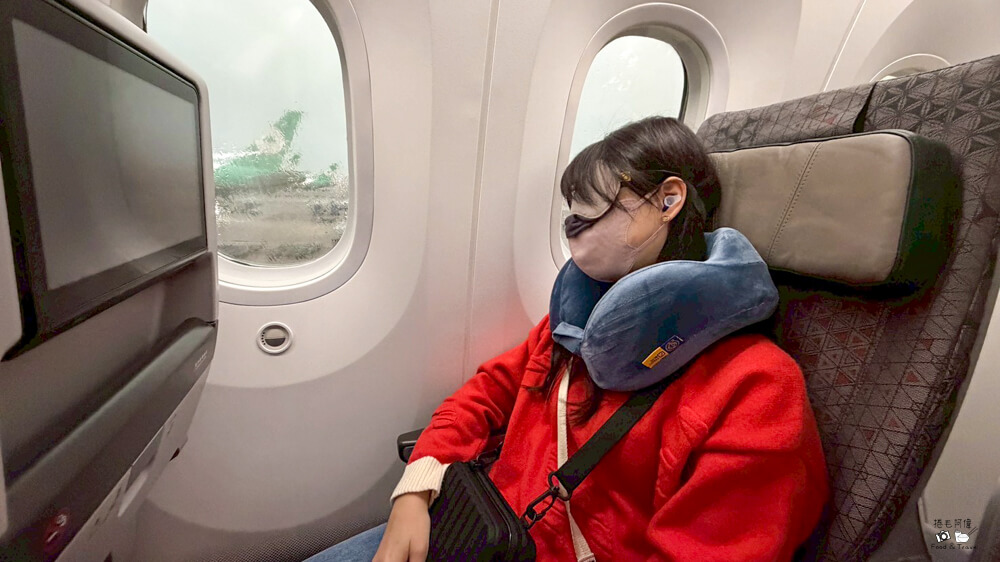 Travel Blue,Travel Blue 藍旅,Travel Blue出國旅遊,Travel Blue旅遊小物,Travel Blue旅遊用品,Travel Blue頸枕,出國旅遊必備,出國旅遊必帶,親膚烤漆斜背包,長途飛行必備 @捲毛阿偉 Travel Blue,Travel Blue旅遊用品,Travel Blue出國旅遊,Travel Blue旅遊小物,Travel Blue頸枕,出國旅遊必備,旅行收納包,出國旅遊必帶,長途飛行必備