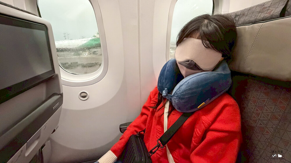 Travel Blue,Travel Blue 藍旅,Travel Blue出國旅遊,Travel Blue旅遊小物,Travel Blue旅遊用品,Travel Blue頸枕,出國旅遊必備,出國旅遊必帶,親膚烤漆斜背包,長途飛行必備 @捲毛阿偉 Travel Blue,Travel Blue旅遊用品,Travel Blue出國旅遊,Travel Blue旅遊小物,Travel Blue頸枕,出國旅遊必備,旅行收納包,出國旅遊必帶,長途飛行必備