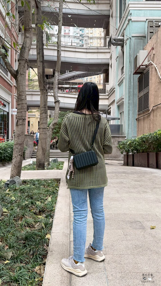 Travel Blue,Travel Blue 藍旅,Travel Blue出國旅遊,Travel Blue旅遊小物,Travel Blue旅遊用品,Travel Blue頸枕,出國旅遊必備,出國旅遊必帶,親膚烤漆斜背包,長途飛行必備 @捲毛阿偉 Travel Blue,Travel Blue旅遊用品,Travel Blue出國旅遊,Travel Blue旅遊小物,Travel Blue頸枕,出國旅遊必備,旅行收納包,出國旅遊必帶,長途飛行必備