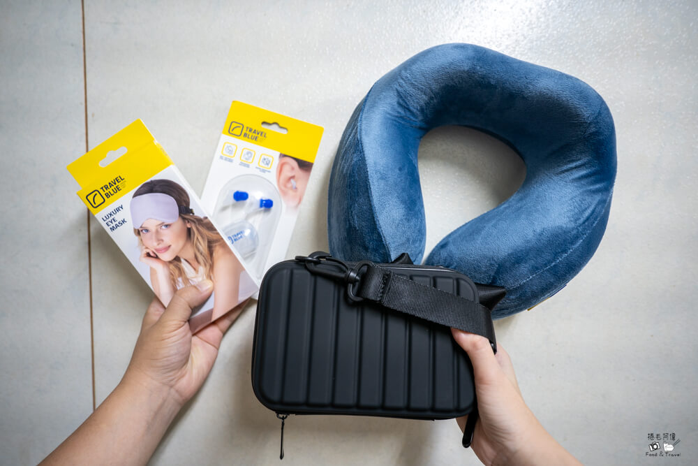 Travel Blue,Travel Blue 藍旅,Travel Blue出國旅遊,Travel Blue旅遊小物,Travel Blue旅遊用品,Travel Blue頸枕,出國旅遊必備,出國旅遊必帶,親膚烤漆斜背包,長途飛行必備 @捲毛阿偉 Travel Blue,Travel Blue旅遊用品,Travel Blue出國旅遊,Travel Blue旅遊小物,Travel Blue頸枕,出國旅遊必備,旅行收納包,出國旅遊必帶,長途飛行必備