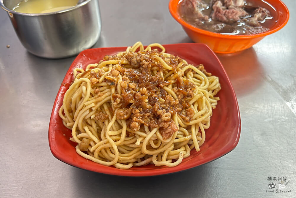 阿生師炒麵,阿生師大骨湯,台中炒麵推薦,台中大骨湯,台中平價美食,台中早餐炒麵,大骨湯炒麵,台中小吃推薦,太平炒麵,太平美食