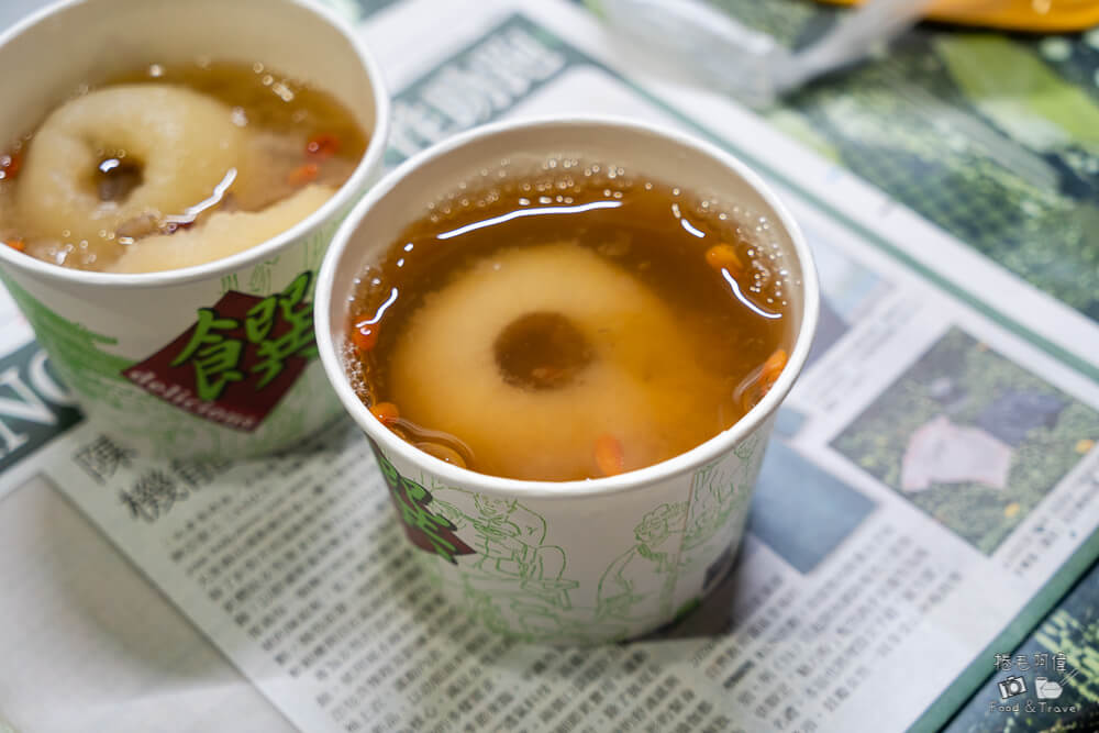 台中冬季美食,台中夜市烤梨,台中小吃,台中特色小吃,台中白玉烤梨,大慶夜市烤梨,旱溪夜市,旱溪夜市美食,梨子甜點,白玉烤梨,白玉烤梨排隊,銀耳燉烤梨 @捲毛阿偉 白玉烤梨,台中白玉烤梨,台中夜市烤梨,台中小吃,白玉烤梨排隊,大慶夜市烤梨,台中冬季美食,梨子甜點,銀耳燉烤梨,台中特色小吃