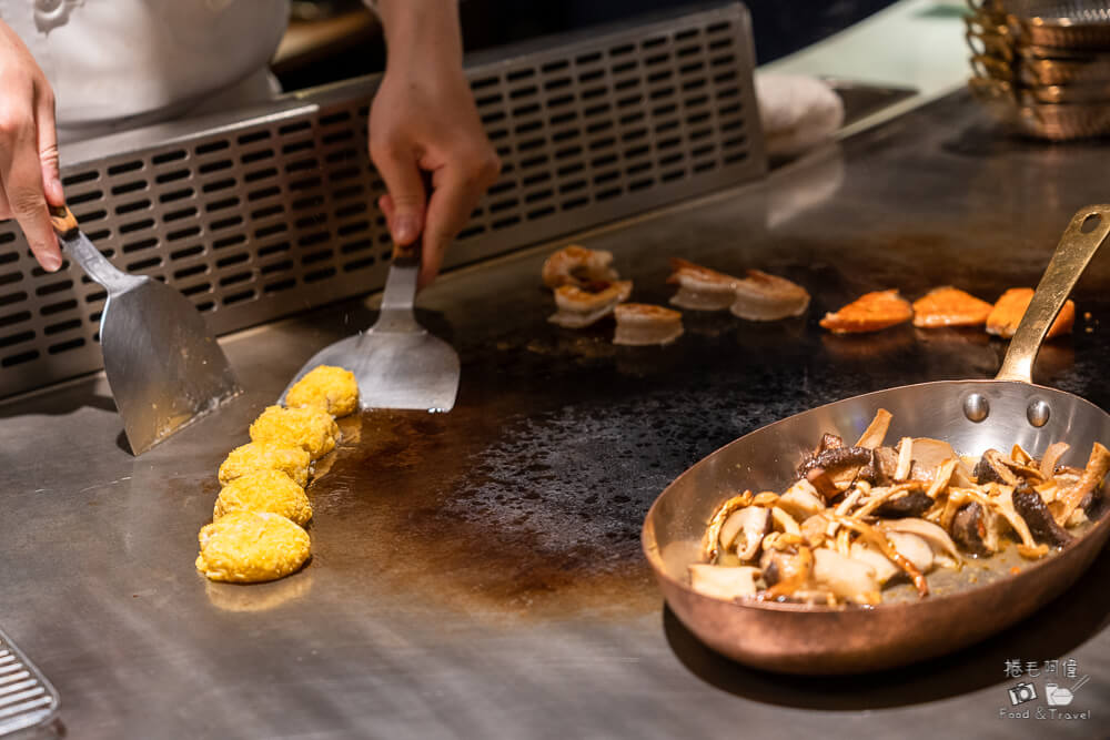 夏慕尼, 夏慕尼,台中餐廳,台中美食,王品集團,火焰鐵板燒,套餐料理,浪漫餐廳,約會餐廳,慶生首選,精緻排餐,特色甜點