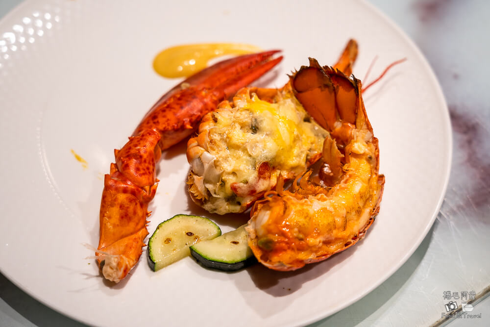 夏慕尼, 夏慕尼,台中餐廳,台中美食,王品集團,火焰鐵板燒,套餐料理,浪漫餐廳,約會餐廳,慶生首選,精緻排餐,特色甜點