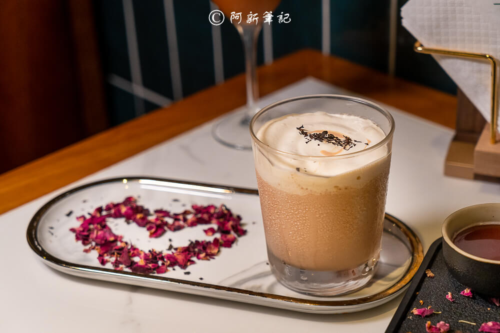雲璽樓,雲璽樓 Cloema bistro,Cloema,台中西屯酒吧,逢甲夜市,逢甲夜市餐酒館,逢甲餐酒館,逢甲酒吧,雲璽樓菜單,逢甲美食,台中餐酒館,台中美食