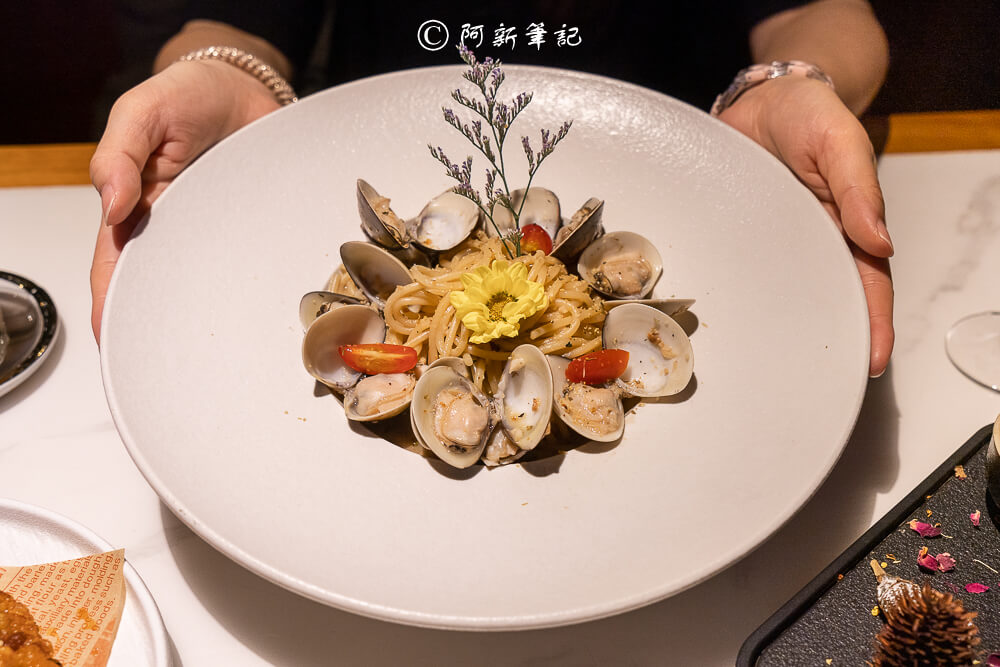 雲璽樓,雲璽樓 Cloema bistro,Cloema,台中西屯酒吧,逢甲夜市,逢甲夜市餐酒館,逢甲餐酒館,逢甲酒吧,雲璽樓菜單,逢甲美食,台中餐酒館,台中美食