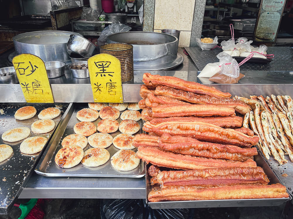 台中飯糰,台中燒餅,台中早餐,台中第五市場美食,第五市場必吃,台中第五市場早餐,樂群早餐店,樂群早餐,樂群早點店,樂群早點,樂群早餐店菜單,第五市場飯糰,第五市場蔥油餅,第五市場燒餅