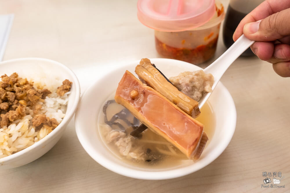鹿港肉羹泉,鹿港肉羹泉台中店,鹿港肉羹泉中美街,鹿港肉羹泉菜單,鹿港肉羹台中,台中肉羹,台中美食,台中小吃,向上市場美食,向上市場小吃