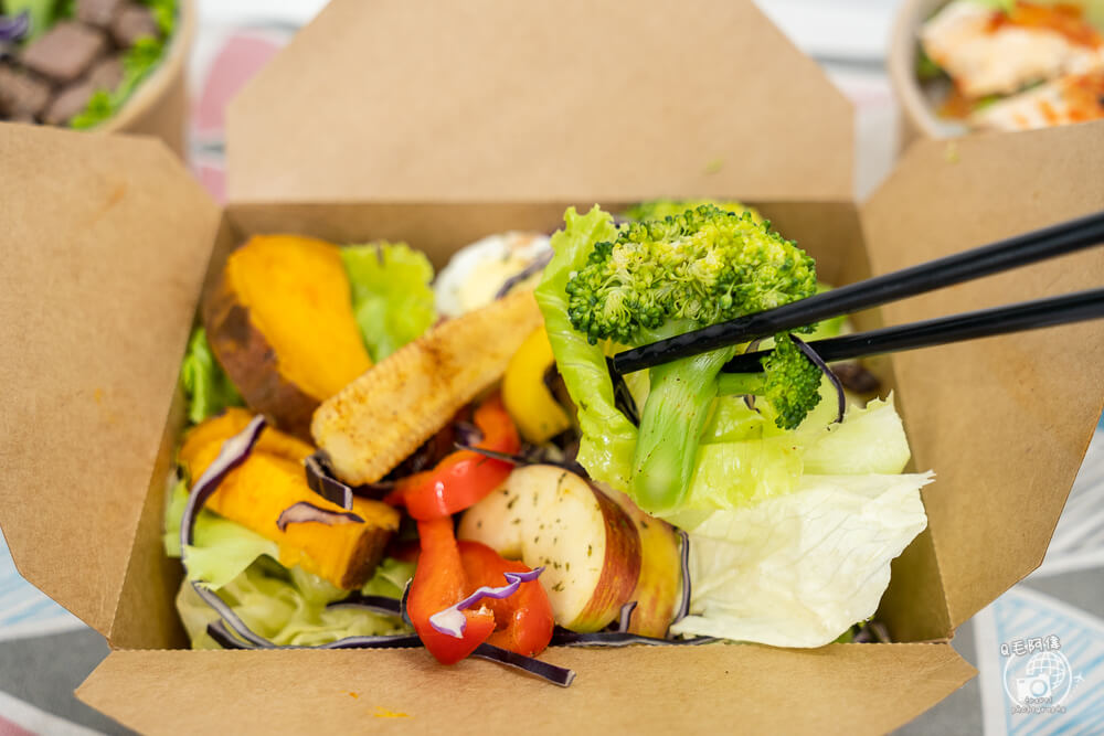 覓蠶健康餐盒 | 台中南區便當推薦，8種口味健康餐盒直接征服你的胃～ 75