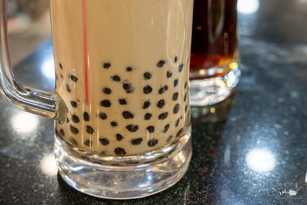 翁記泡沫紅茶,台中泡沫紅茶,一中街美食,台中老字號飲料店,台中泡沫紅茶推薦,翁記菜單,翁記豆乾,台中茶館推薦,台中下午茶,台中學生美食,台中不限時餐廳,翁記泡沫廣場,翁記泡沫紅茶營業時間,翁記泡沫紅茶推薦,翁記泡沫紅茶菜單價格翁記泡沫紅茶地址,台中一中飲料推薦,台中懷舊茶店,台中泡沫紅茶哪間好喝