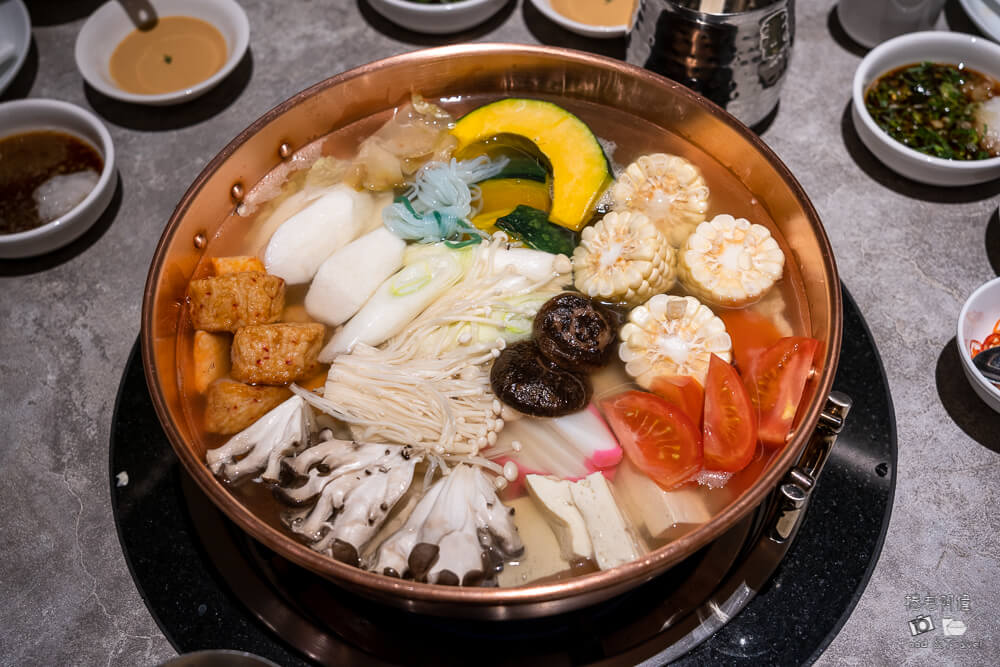 橘色涮涮屋台中館,橘色涮涮鍋,台中火鍋,台中美食,台中和牛,台中海鮮鍋物,台中餐廳,台中火鍋推薦