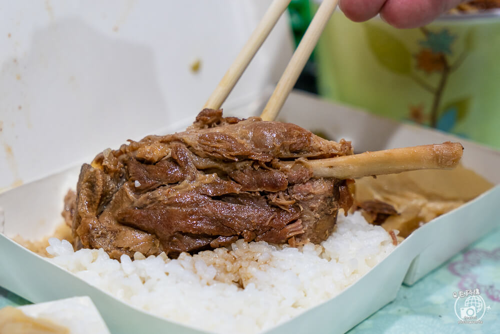 小辣椒爌肉飯,小辣椒炒麵爌肉飯,新時代美食,新時代小吃,台中車站美食,台中車站小吃,台中美食,台中小吃,台中老店,台中爌肉飯