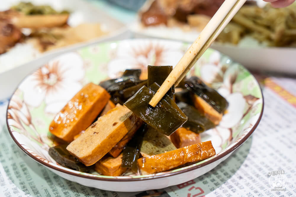 小辣椒爌肉飯,小辣椒炒麵爌肉飯,新時代美食,新時代小吃,台中車站美食,台中車站小吃,台中美食,台中小吃,台中老店,台中爌肉飯