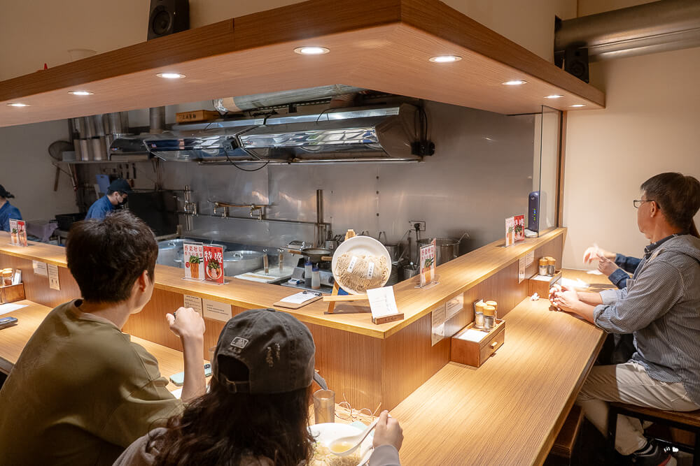 台中拉麵推薦,平價拉麵,深夜拉麵,長生塩人,長生塩人分店,長生塩人排隊,長生塩人推薦,長生塩人菜單,長生塩人評價,長生塩人鹽味拉麵 @捲毛阿偉 長生塩人,長生塩人推薦,長生塩人菜單,長生塩人排隊,深夜拉麵,台中拉麵推薦,平價拉麵,長生塩人鹽味拉麵,長生塩人分店,長生塩人評價