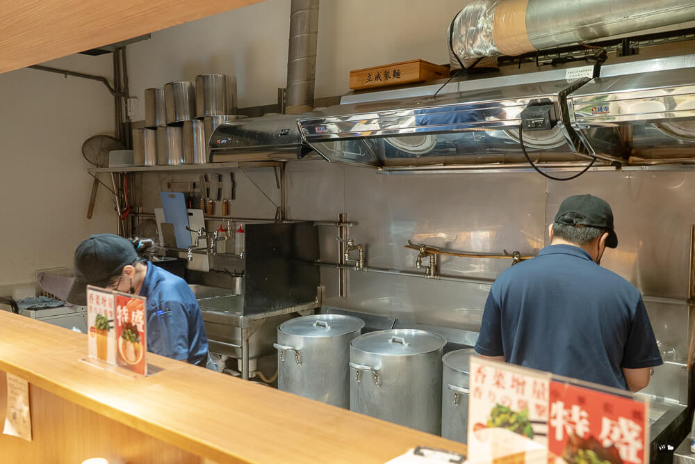 台中拉麵推薦,平價拉麵,深夜拉麵,長生塩人,長生塩人分店,長生塩人排隊,長生塩人推薦,長生塩人菜單,長生塩人評價,長生塩人鹽味拉麵 @捲毛阿偉 長生塩人,長生塩人推薦,長生塩人菜單,長生塩人排隊,深夜拉麵,台中拉麵推薦,平價拉麵,長生塩人鹽味拉麵,長生塩人分店,長生塩人評價