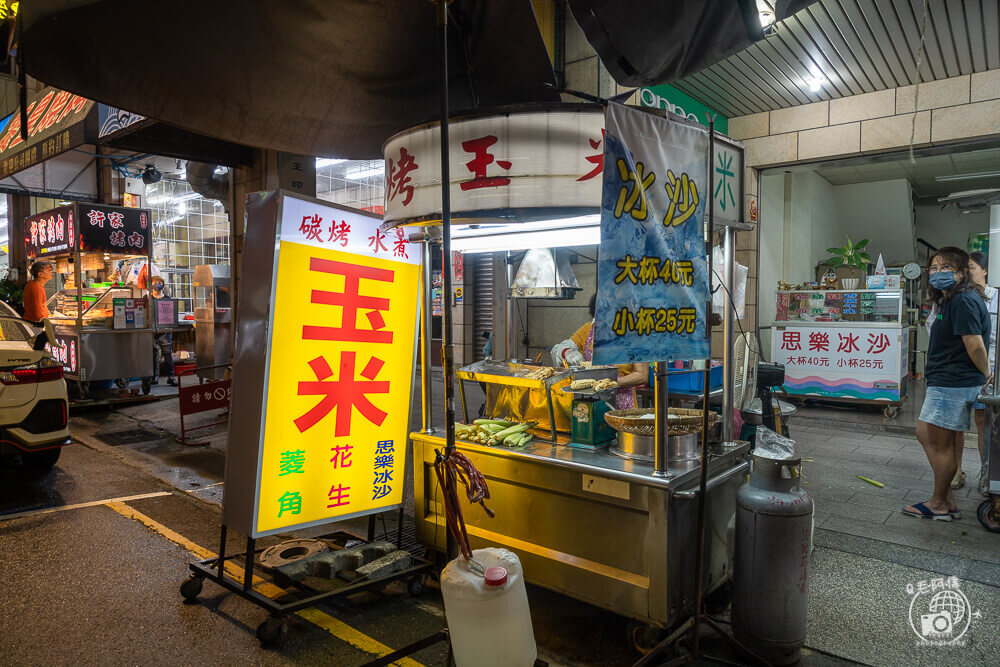 東山路無名碳烤玉米,無名碳烤玉米,東山路碳烤玉米,碳烤玉米,台中烤玉米,台中美食,北屯美食,台中古早味