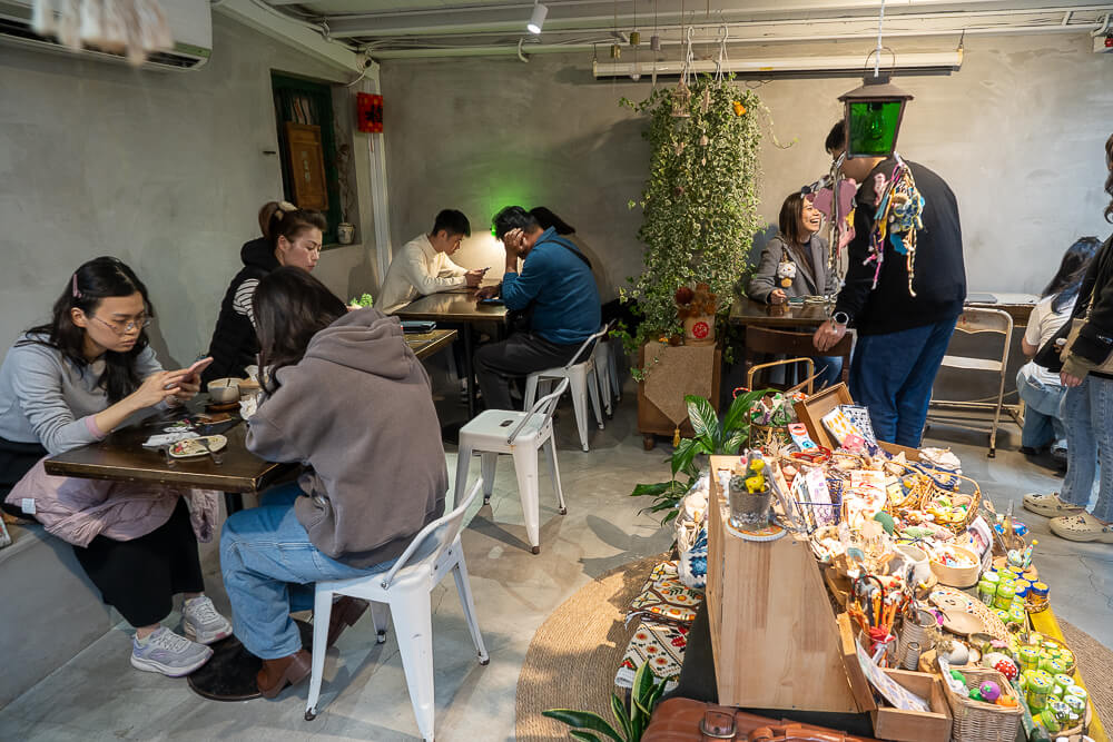 定邦咖啡,定邦咖啡季節菜單,定邦咖啡水蜜桃冰沙,定邦咖啡訂位,宜蘭IG打卡甜點,宜蘭三合院咖啡廳,宜蘭老宅下午茶,宜蘭限定美食,礁溪必吃水果甜點,礁溪浮誇系甜點,礁溪特色咖啡廳推薦 @捲毛阿偉 定邦咖啡,礁溪浮誇系甜點,宜蘭三合院咖啡廳,定邦咖啡水蜜桃冰沙,宜蘭老宅下午茶,礁溪必吃水果甜點,定邦咖啡訂位,宜蘭限定美食,礁溪特色咖啡廳推薦,定邦咖啡季節菜單,宜蘭IG打卡甜點