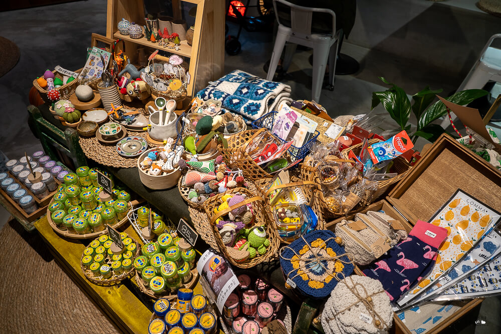 定邦咖啡,定邦咖啡季節菜單,定邦咖啡水蜜桃冰沙,定邦咖啡訂位,宜蘭IG打卡甜點,宜蘭三合院咖啡廳,宜蘭老宅下午茶,宜蘭限定美食,礁溪必吃水果甜點,礁溪浮誇系甜點,礁溪特色咖啡廳推薦 @捲毛阿偉 定邦咖啡,礁溪浮誇系甜點,宜蘭三合院咖啡廳,定邦咖啡水蜜桃冰沙,宜蘭老宅下午茶,礁溪必吃水果甜點,定邦咖啡訂位,宜蘭限定美食,礁溪特色咖啡廳推薦,定邦咖啡季節菜單,宜蘭IG打卡甜點