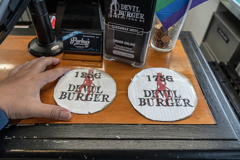 Devil Burger,魔鬼漢堡,皇后鎮漢堡,皇后鎮魔鬼漢堡,皇后鎮 Devil Burger,皇后鎮美食,皇后鎮美食推薦 Devil Burger,魔鬼漢堡,皇后鎮漢堡,皇后鎮魔鬼漢堡,皇后鎮 Devil Burger,皇后鎮美食,皇后鎮美食推薦