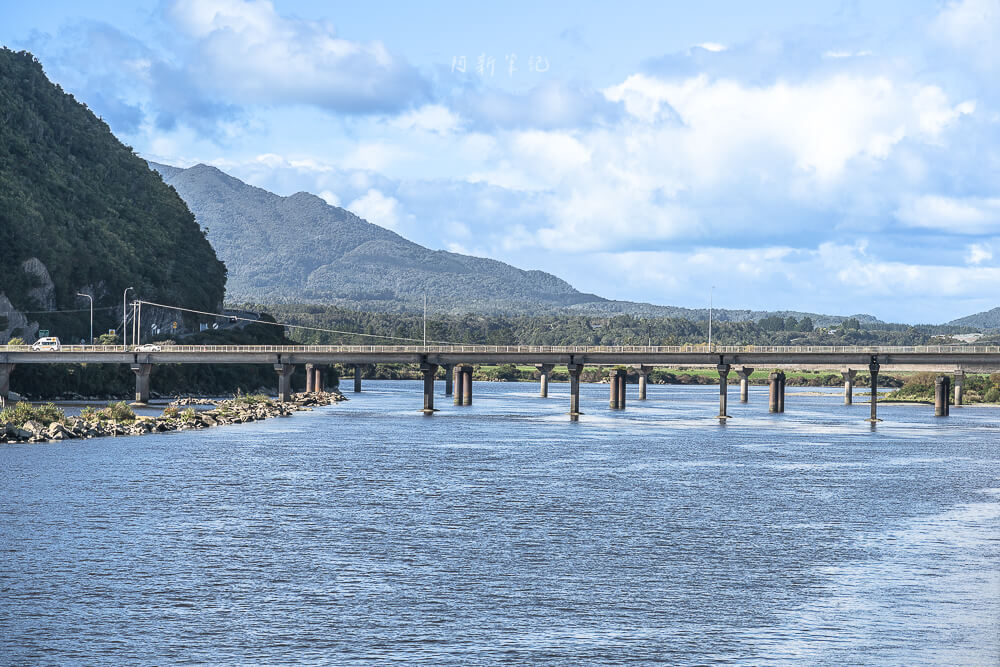 紐西蘭 Greymouth Clocktower 紅棕色木造鐘樓與歷史建築