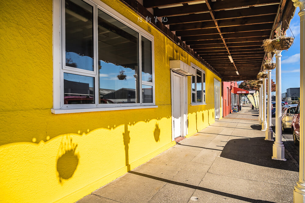 Greymouth,格雷茅斯,Greymouth景點推薦,Greymouth自由行,Greymouth市區,紐西蘭西岸,紐西蘭南島 紐西蘭 Greymouth 黃色老屋騎樓