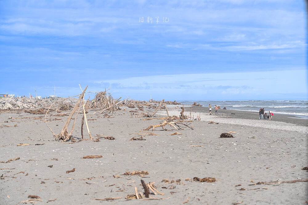 Hokitika Beach Sign,HOKITIKA漂流木標誌,Hokitika打卡景點,紐西蘭拍照景點推薦,紐西蘭西岸景點,紐西蘭IG景點,Hokitika Beach,霍基蒂卡海灘,紐西蘭海灘景點,紐西蘭自由行景點,西岸海景推薦,Hokitika海邊,Hokitika漂流木藝術,紐西蘭漂流木裝置,紐西蘭拍網美照景點,南島打卡推薦,紐西蘭打卡地標,Hokitika日落,紐西蘭藝術裝置,紐西蘭自駕景點