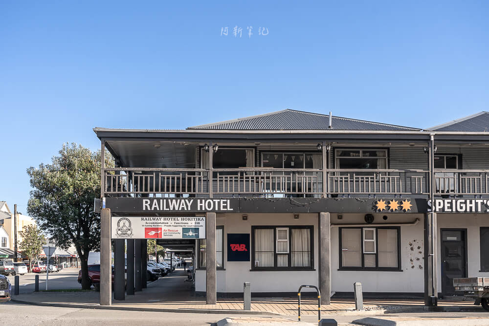 Hokitika,霍基蒂卡,Hokitika景點推薦,Hokitika自由行,紐西蘭霍基蒂卡,南島西岸景點,西岸自駕行程,紐西蘭西岸小鎮,霍基蒂卡拍照景點,Hokitika美食,Hokitika住宿推薦,Hokitika日落,Hokitika海灘,Hokitika藝術小鎮,Hokitika漂流木地標,Hokitika打卡景點,Hokitika Gorge,Hokitika Glow Worm Dell,紐西蘭自然景點推薦,霍基蒂卡旅遊資訊 Hokitika,霍基蒂卡,Hokitika景點推薦,Hokitika自由行,紐西蘭霍基蒂卡,南島西岸景點,西岸自駕行程,紐西蘭西岸小鎮,霍基蒂卡拍照景點,Hokitika美食,Hokitika住宿推薦,Hokitika日落,Hokitika海灘,Hokitika藝術小鎮,Hokitika漂流木地標,Hokitika打卡景點,Hokitika Gorge,Hokitika Glow Worm Dell,紐西蘭自然景點推薦,霍基蒂卡旅遊資訊