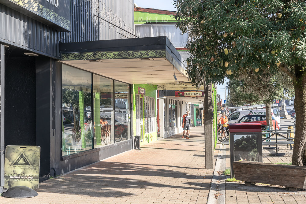 Hokitika,霍基蒂卡,Hokitika景點推薦,Hokitika自由行,紐西蘭霍基蒂卡,南島西岸景點,西岸自駕行程,紐西蘭西岸小鎮,霍基蒂卡拍照景點,Hokitika美食,Hokitika住宿推薦,Hokitika日落,Hokitika海灘,Hokitika藝術小鎮,Hokitika漂流木地標,Hokitika打卡景點,Hokitika Gorge,Hokitika Glow Worm Dell,紐西蘭自然景點推薦,霍基蒂卡旅遊資訊 Hokitika,霍基蒂卡,Hokitika景點推薦,Hokitika自由行,紐西蘭霍基蒂卡,南島西岸景點,西岸自駕行程,紐西蘭西岸小鎮,霍基蒂卡拍照景點,Hokitika美食,Hokitika住宿推薦,Hokitika日落,Hokitika海灘,Hokitika藝術小鎮,Hokitika漂流木地標,Hokitika打卡景點,Hokitika Gorge,Hokitika Glow Worm Dell,紐西蘭自然景點推薦,霍基蒂卡旅遊資訊