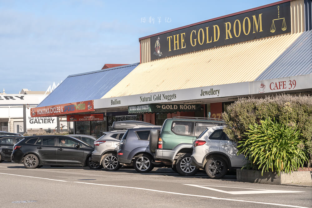 Hokitika,霍基蒂卡,Hokitika景點推薦,Hokitika自由行,紐西蘭霍基蒂卡,南島西岸景點,西岸自駕行程,紐西蘭西岸小鎮,霍基蒂卡拍照景點,Hokitika美食,Hokitika住宿推薦,Hokitika日落,Hokitika海灘,Hokitika藝術小鎮,Hokitika漂流木地標,Hokitika打卡景點,Hokitika Gorge,Hokitika Glow Worm Dell,紐西蘭自然景點推薦,霍基蒂卡旅遊資訊 Hokitika,霍基蒂卡,Hokitika景點推薦,Hokitika自由行,紐西蘭霍基蒂卡,南島西岸景點,西岸自駕行程,紐西蘭西岸小鎮,霍基蒂卡拍照景點,Hokitika美食,Hokitika住宿推薦,Hokitika日落,Hokitika海灘,Hokitika藝術小鎮,Hokitika漂流木地標,Hokitika打卡景點,Hokitika Gorge,Hokitika Glow Worm Dell,紐西蘭自然景點推薦,霍基蒂卡旅遊資訊