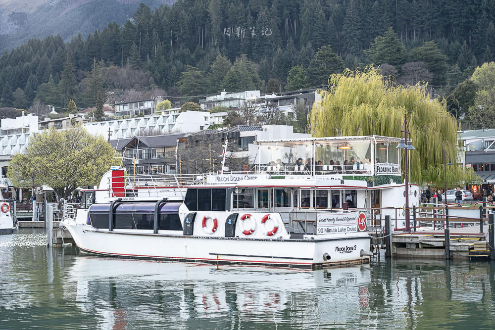 皇后鎮 湖畔碼頭遊湖船