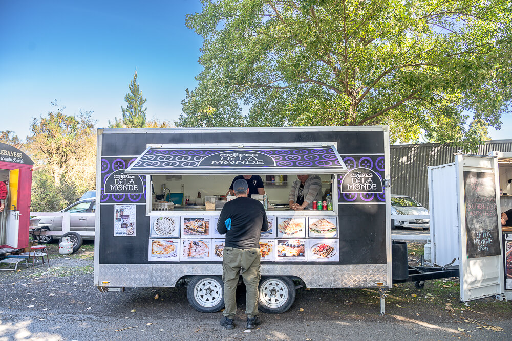 Riccarton Sunday Market,基督城市集,基督城週日市集,Christchurch Sunday Market,紐西蘭市集推薦,紐西蘭跳蚤市場,基督城自由行,Christchurch自由行,紐西蘭行程推薦,紐西蘭在地體驗,基督城景點,基督城週末去哪,Christchurch旅遊景點,基督城便宜逛街,基督城必逛市集,紐西蘭旅遊市集,紐西蘭週日行程,Christchurch週末活動,基督城購物推薦