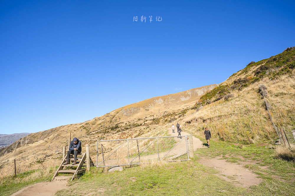 Roys Peak Track,羅伊峰步道,瓦納卡羅伊峰,紐西蘭羅伊峰,紐西蘭健行路線推薦,紐西蘭步道推薦,Roys Peak健行,Roys Peak拍照景點,南島健行景點,紐西蘭IG景點,紐西蘭必拍景點,瓦納卡景點推薦,Roys Peak日出,Roys Peak裝備,紐西蘭自由行景點,瓦納卡健行路線,紐西蘭風景步道,南島網美景點,紐西蘭登山步道,Roys Peak登山經驗