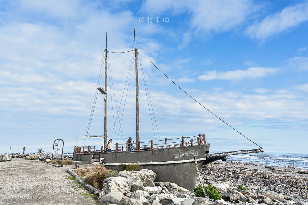 Shipwreck Memorial Hokitika,Hokitika Shipwreck Memorial,Tambo Shipwreck Memorial,Hokitika River bar shipwreck,Hokitika shipwreck history,Hokitika maritime memorial,Hokitika Tambo schooner,Hokitika wrecked ships,West Coast shipwreck site,Hokitika Gibson Quay memorial,Hokitika river mouth wrecks,Hokitika historic shipwreck,Hokitika nautical heritage,Hokitika bar crossing disaster,Hokitika schooner Tambo,Hokitika gold rush shipwrecks,霍基蒂卡Shipwreck Memorial,霍基蒂卡沉船紀念碑,霍基蒂卡沉船,霍基蒂卡海難,霍基蒂卡海事歷史,紐西蘭沉船紀念,紐西蘭西岸沉船,霍基蒂卡河口沉船,霍基蒂卡河口紀念碑,霍基蒂卡纜船Tambo,紐西蘭沉船景點,Hokitika maritime disaster memorial,Shipwreck memorial New Zealand West Coast 