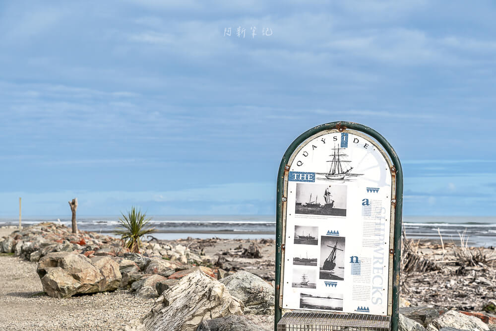Shipwreck Memorial Hokitika,Hokitika Shipwreck Memorial,Tambo Shipwreck Memorial,Hokitika River bar shipwreck,Hokitika shipwreck history,Hokitika maritime memorial,Hokitika Tambo schooner,Hokitika wrecked ships,West Coast shipwreck site,Hokitika Gibson Quay memorial,Hokitika river mouth wrecks,Hokitika historic shipwreck,Hokitika nautical heritage,Hokitika bar crossing disaster,Hokitika schooner Tambo,Hokitika gold rush shipwrecks,霍基蒂卡Shipwreck Memorial,霍基蒂卡沉船紀念碑,霍基蒂卡沉船,霍基蒂卡海難,霍基蒂卡海事歷史,紐西蘭沉船紀念,紐西蘭西岸沉船,霍基蒂卡河口沉船,霍基蒂卡河口紀念碑,霍基蒂卡纜船Tambo,紐西蘭沉船景點,Hokitika maritime disaster memorial,Shipwreck memorial New Zealand West Coast 