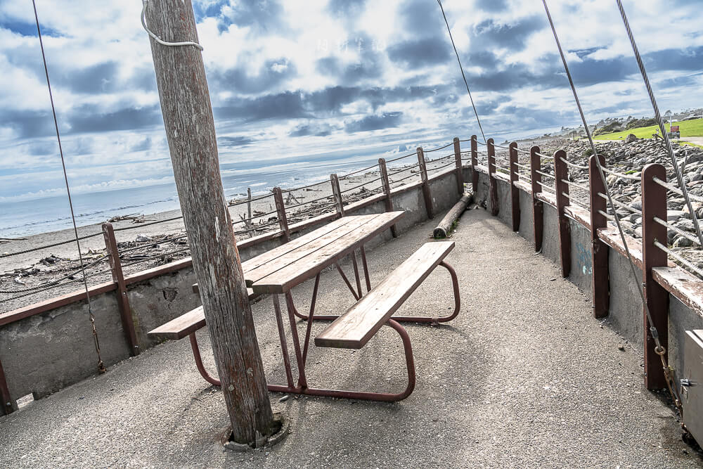 Shipwreck Memorial Hokitika,Hokitika Shipwreck Memorial,Tambo Shipwreck Memorial,Hokitika River bar shipwreck,Hokitika shipwreck history,Hokitika maritime memorial,Hokitika Tambo schooner,Hokitika wrecked ships,West Coast shipwreck site,Hokitika Gibson Quay memorial,Hokitika river mouth wrecks,Hokitika historic shipwreck,Hokitika nautical heritage,Hokitika bar crossing disaster,Hokitika schooner Tambo,Hokitika gold rush shipwrecks,霍基蒂卡Shipwreck Memorial,霍基蒂卡沉船紀念碑,霍基蒂卡沉船,霍基蒂卡海難,霍基蒂卡海事歷史,紐西蘭沉船紀念,紐西蘭西岸沉船,霍基蒂卡河口沉船,霍基蒂卡河口紀念碑,霍基蒂卡纜船Tambo,紐西蘭沉船景點,Hokitika maritime disaster memorial,Shipwreck memorial New Zealand West Coast 
