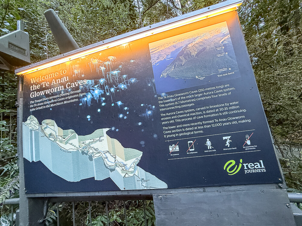 Te Anau Glowworm Caves,蒂阿瑙螢火蟲洞,紐西蘭螢火蟲洞,紐西蘭洞穴探險,蒂阿瑙景點,Te Anau景點推薦,紐西蘭南島景點,紐西蘭自然景點,紐西蘭親子景點,紐西蘭自由行推薦,南島自由行行程,Te Anau自由行,蒂阿瑙行程安排,紐西蘭必訪景點,RealNZ螢火蟲洞,蒂阿瑙船票,螢火蟲洞預約,紐西蘭夜間活動,紐西蘭旅遊推薦,紐西蘭浪漫行程 Te Anau Glowworm Caves,蒂阿瑙螢火蟲洞,紐西蘭螢火蟲洞,紐西蘭洞穴探險,蒂阿瑙景點,Te Anau景點推薦,紐西蘭南島景點,紐西蘭自然景點,紐西蘭親子景點,紐西蘭自由行推薦,南島自由行行程,Te Anau自由行,蒂阿瑙行程安排,紐西蘭必訪景點,RealNZ螢火蟲洞,蒂阿瑙船票,螢火蟲洞預約,紐西蘭夜間活動,紐西蘭旅遊推薦,紐西蘭浪漫行程