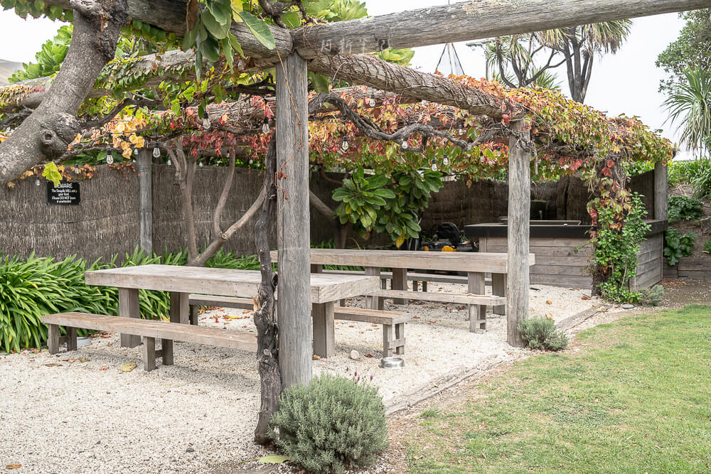 Kekerengu Store,紐西蘭海景咖啡廳,南島海景餐廳,Kekerengu海邊咖啡,紐西蘭咖啡廳推薦,紐西蘭沿海行程,南島自駕景點,Kekerengu Cafe,紐西蘭秘境咖啡廳,紐西蘭景觀咖啡,紐西蘭自由行美食,紐西蘭打卡景點,紐西蘭海岸線推薦,南島海景景點,紐西蘭旅遊景點推薦,紐西蘭下午茶推薦,Kekerengu打卡咖啡廳,紐西蘭自駕美食,紐西蘭行程中繼站,沿海咖啡餐廳推薦